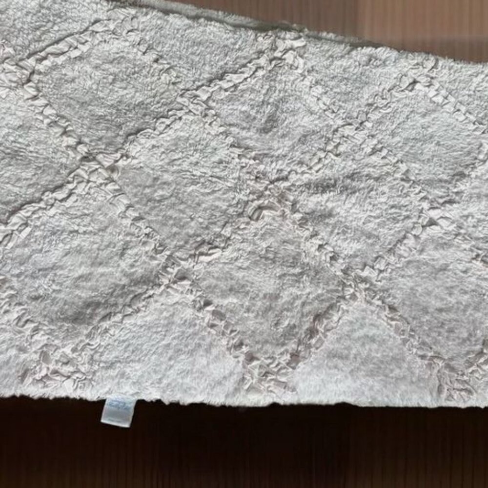Simply Shabby Chic Cottage Core Bath Mat Rug With Lattice Pattern Light Pink